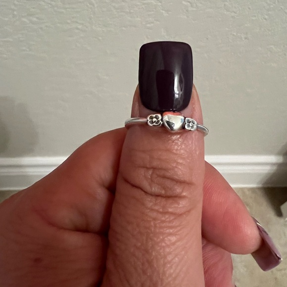 Retired James Avery Ring tiny heart 2 flowers. - Picture 4 of 5